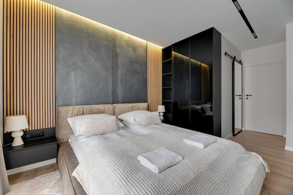 Zajezdnia Wrzeszcz 2 By Grand Apartments Gdansk Dış mekan fotoğraf
